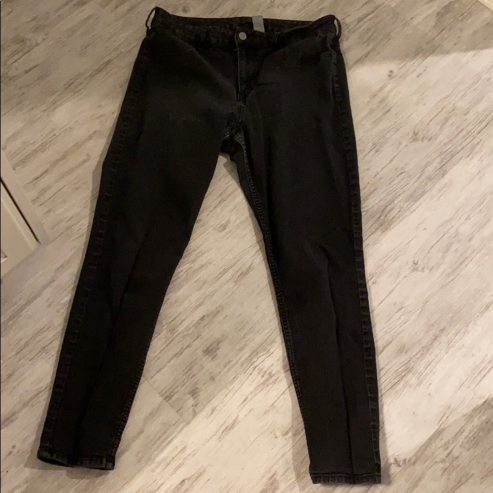 H & M high rise black skinny jeans size 32